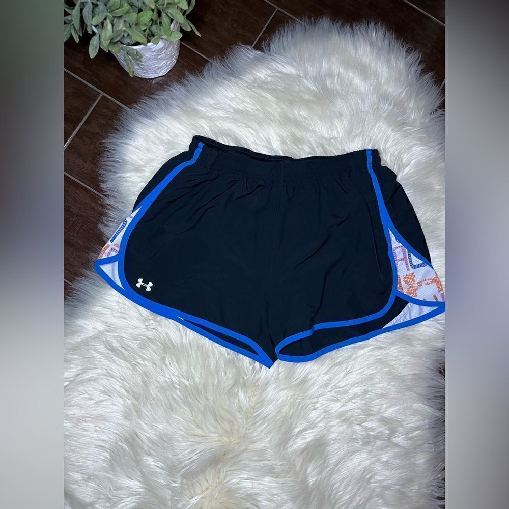 Under Armour running shorts sz Large
